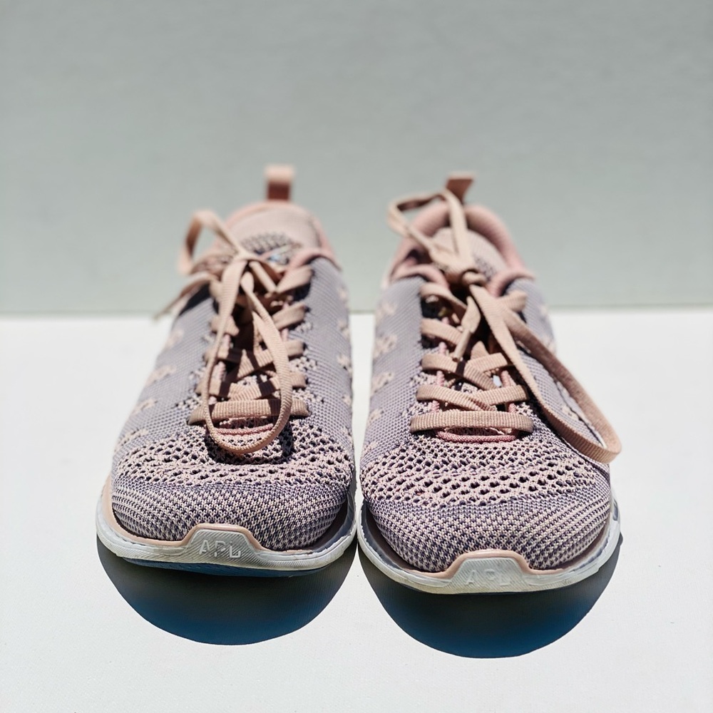 APL shoes